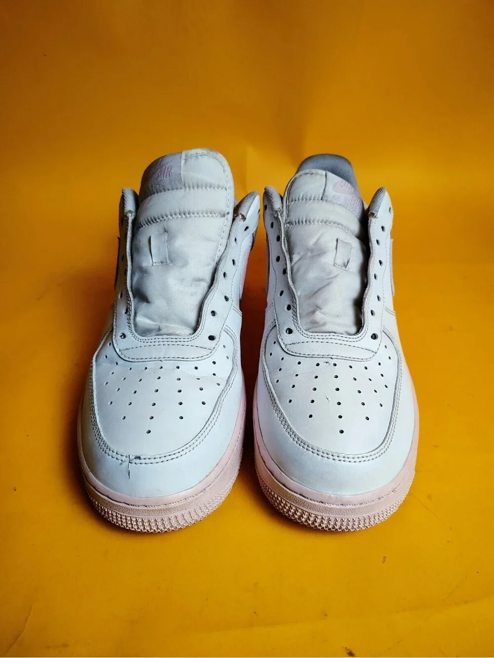 Nike Air Force 1 07 Low White Pink Sole Foam CK7663-100 Men's Size 9.5 Used